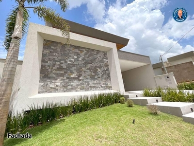 Casa com 4 quartos à venda, 360.0m²