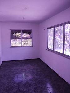 Casa com 5 Quartos e 4 banheiros para Alugar, 200 m² por R$ 1.800/Mês