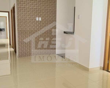 Compre Casa com 3 quartos em Novo Centro por R$ 440.000