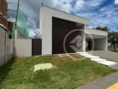 Cond. horizontal casa com 3 quartos à venda, 464.0m²