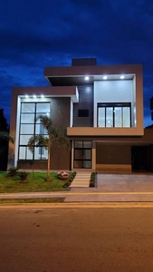 Cond. horizontal casa com 5 quartos à venda, 335.0m²