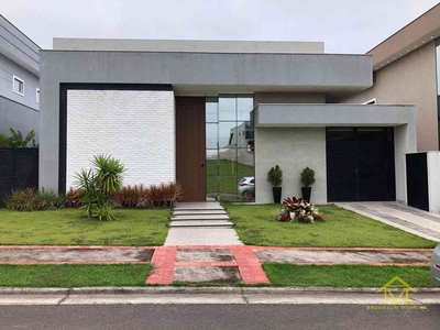 Casa com 3 quartos à venda no bairro Interlagos, 213m²