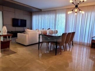 Luxuoso apartamento no residencial maiorca