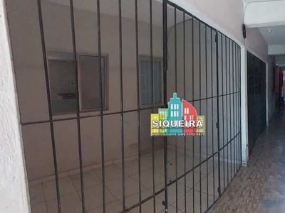 Siqueira Aluga: Apartamento Térreo com 02 Quartos