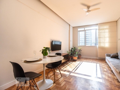 APARTAMENTO no 4º andar mobiliado com 2 dormitórios