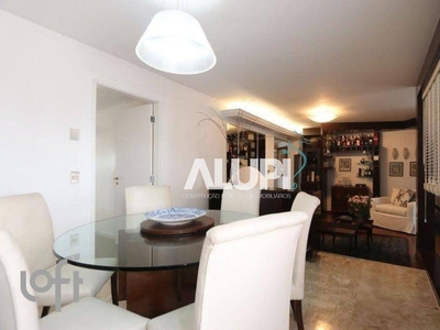 Apartamento à venda em Moema Pássaros com 220 m², 4 quartos, 2 suítes, 4 vagas