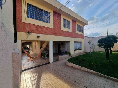 Casa com 5 quartos à venda no bairro Jardim Riacho das Pedras, 240m²