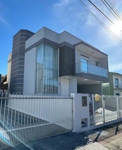 Casa em Praia Comprida, São José/SC de 220m² 3 quartos à venda por R$ 1.399.000,00