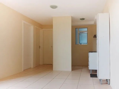 Apartamento com 2 dormitórios para alugar, 45 m² por R$ 970/mês no Fragata em Pelotas/RS