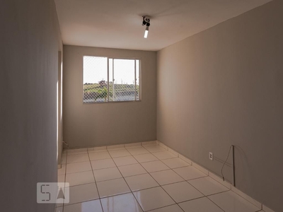 APARTAMENTO no 3º andar com 2 dormitórios e 1 garagem