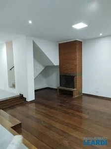 CASA ASSOBRADADA - CHÁCARA SANTO ANTONIO - SP