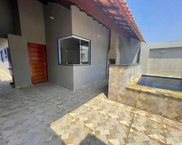 Casa com espaço gourmet e piscina em Itanhaém/SP