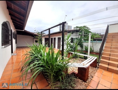 Casa no Bairro Água Verde em Blumenau com 4 Dormitórios e 140 m²