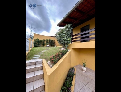 Casa no Bairro Itoupava Norte em Blumenau com 3 Dormitórios (1 suíte) e 219 m²