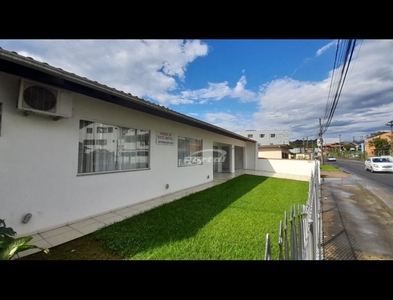 Casa no Bairro Salto Norte em Blumenau com 5 Dormitórios (1 suíte) e 285 m²