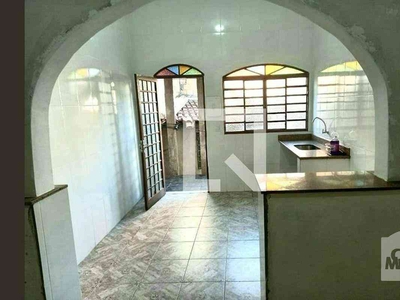 Casa com 3 quartos à venda no bairro Inconfidência, 198m²