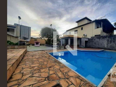 Casa com 4 quartos à venda no bairro Flamengo, 240m²