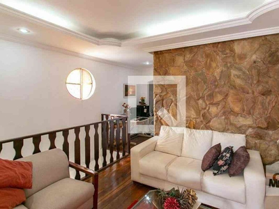 Casa com 4 quartos à venda no bairro Floramar, 200m²