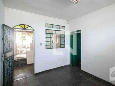 Casa com 4 quartos à venda no bairro Santa Terezinha, 220m²