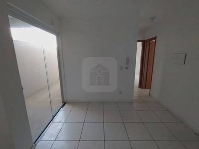 Apartamento com 2 Quartos e 1 banheiro para Alugar, 68 m² por R$ 1.080/Mês