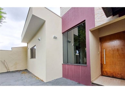 Casa com 2 Quartos e 2 banheiros para Alugar, 80 m² por R$ 1.500/Mês