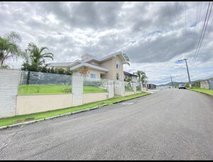 Casa no Bairro Itoupava Norte em Blumenau com 5 Dormitórios (4 suítes) e 452 m²