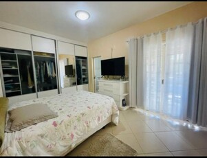 Casa no Bairro Velha em Blumenau com 3 Dormitórios (1 suíte) e 365 m²