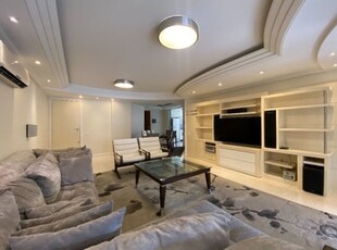 Excelente apartamento exclusivo e mobiliado com 2 suítes à venda no centro de joinville por r$ 750.000,00.
