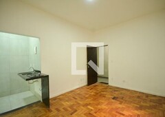 APARTAMENTO no 3º andar com 1 dormitório