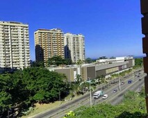 Excelente apartamento duplex de dois quartos de alto padrão com vista livre em São Conrado