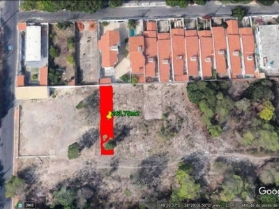 Vende excelente lote de 6.50x37.50 à poucos metros do lago jacarey