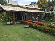 Casa no Condomínio Arauá, Vera Cruz, com 4 quartos, 2 suítes. Bastante área verde.
