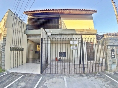 Casa para aluguel tem 90 m² com 2 quartos em Rodolfo Teófilo - Fortaleza - CE