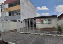 Casa para venda ou locação no bairro Capuchinhos REF: 6282