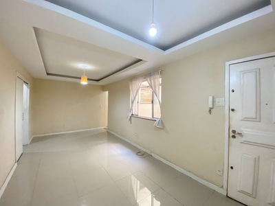 Apartamento à venda em Laranjeiras com 67 m², 2 quartos