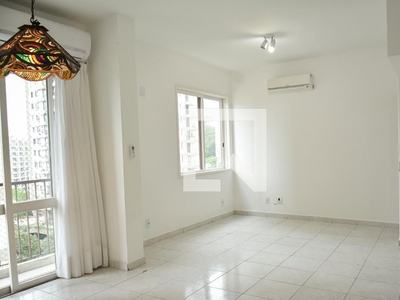 APARTAMENTO no 5º andar com 2 dormitórios e 2 garagens