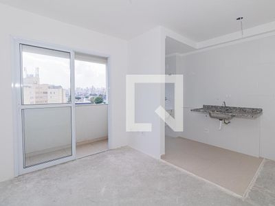 APARTAMENTO no 8º andar com 2 dormitórios e 1 garagem