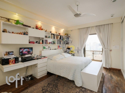 Apartamento à venda em Santa Cecília com 270 m², 4 quartos, 2 suítes, 3 vagas