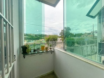 Apartamento com 2 quartos, sala com varanda e 1 vaga no joão pinheiro