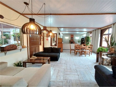 Casa em Artistas, Teresópolis/RJ de 239m² 12 quartos à venda por R$ 629.000,00