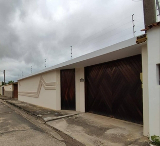 Casa em Candeias, Vitória da Conquista/BA de 110m² 3 quartos à venda por R$ 509.000,00