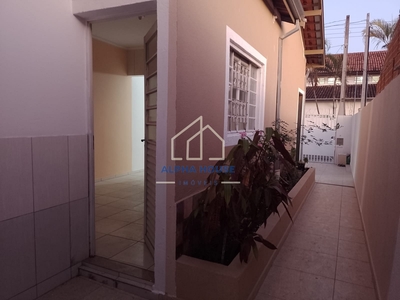 Casa em Conjunto Residencial Araretama, Pindamonhangaba/SP de 70m² 3 quartos para locação R$ 1.000,00/mes