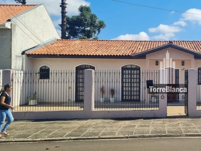 Casa em Estrela, Ponta Grossa/PR de 237m² 4 quartos à venda por R$ 760.000,00 ou para locação R$ 3.600,00/mes