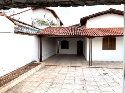Casa em Morada do Sol, Montes Claros/MG de 225m² 4 quartos à venda por R$ 849.000,00