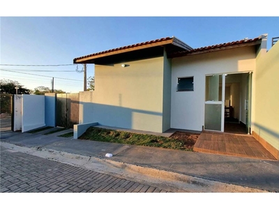 Casa em Portal das Brisas, Botucatu/SP de 54m² 3 quartos à venda por R$ 238.000,00