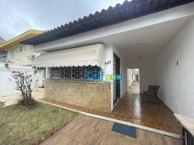 Casa em São Francisco, Niterói/RJ de 260m² 3 quartos para locação R$ 7.500,00/mes