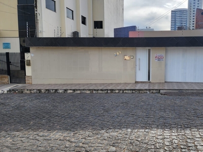 Casa em Universitário, Caruaru/PE de 220m² 3 quartos à venda por R$ 890.000,00 ou para locação R$ 5.000,00/mes