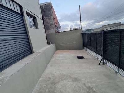 Galpão em Canhema, Diadema/SP de 392m² para locação R$ 9.000,00/mes