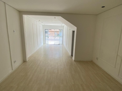 Sala em Embaré, Santos/SP de 40m² para locação R$ 3.000,00/mes