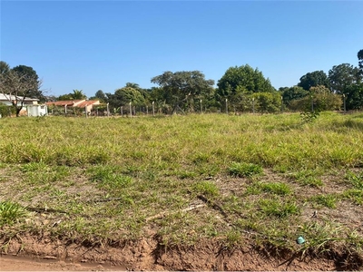 Terreno em Alvorada de Barra Bonita (Vitoriana), Botucatu/SP de 2250m² à venda por R$ 178.000,00